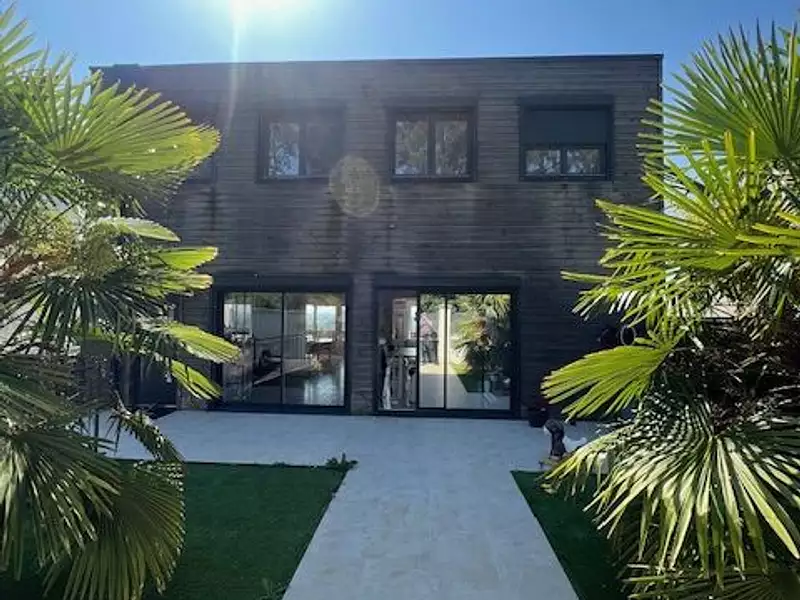 Maison, 280 m²