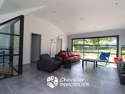 Maison, 221 m²