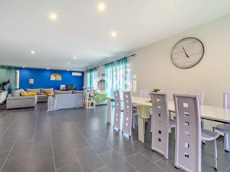 Maison, 200 m²