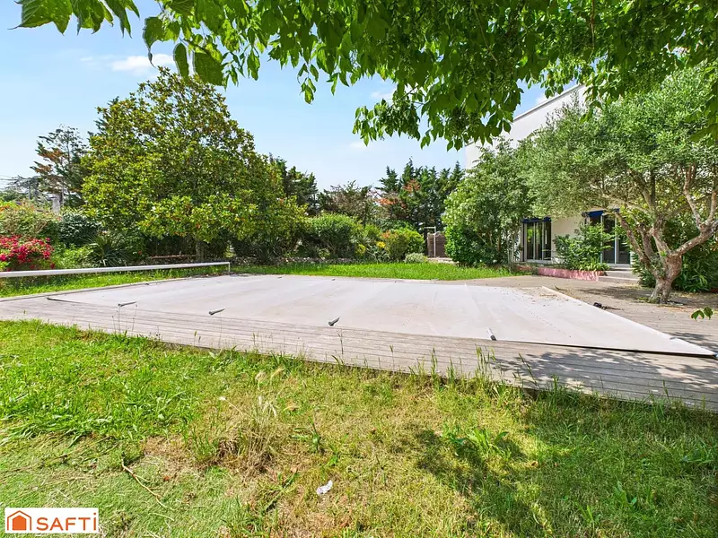 Maison, 220 m²