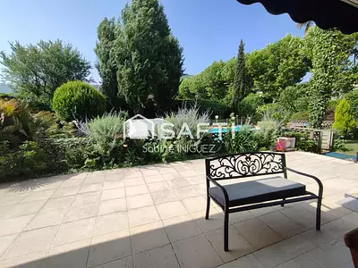 Maison, 228 m²