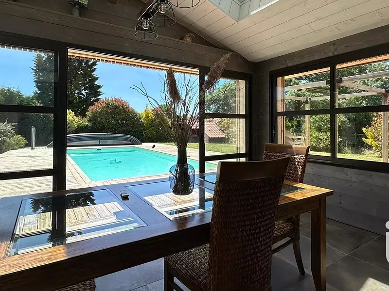 Maison, 166 m²