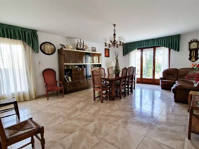 Maison, 215 m²