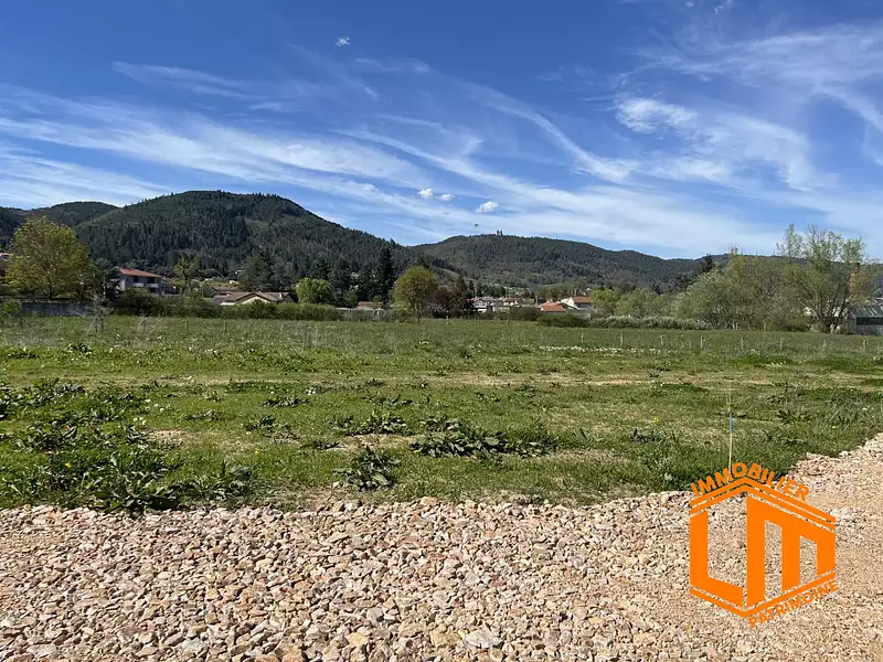 Terrain, 818 m²