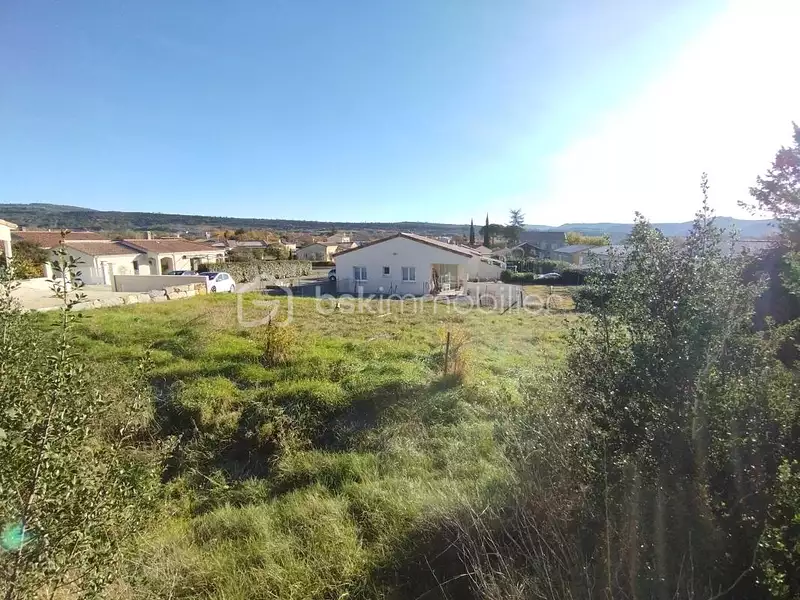 Terrain, 1 094 m²