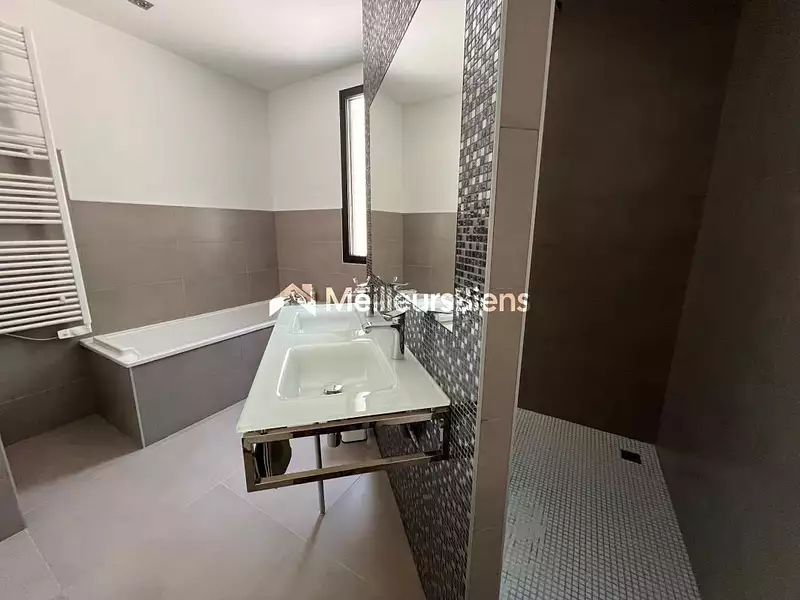 Maison, 200 m²