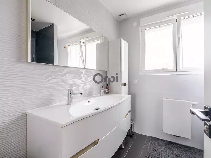 Maison, 253 m²