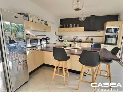 Maison, 239 m²