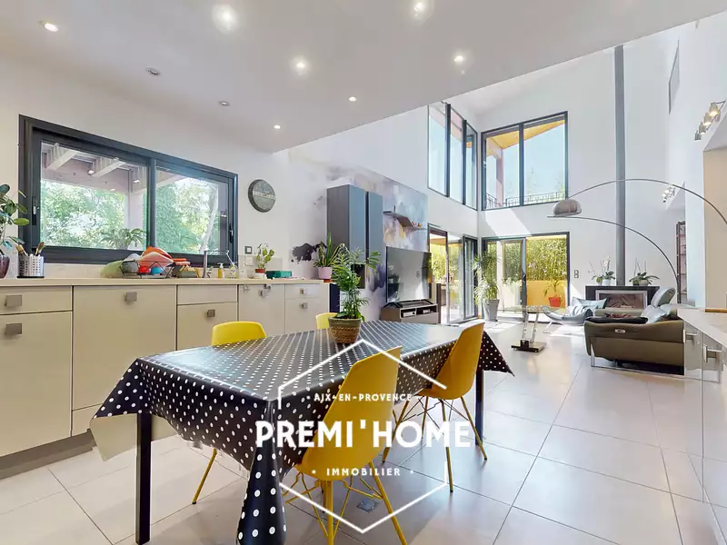 Maison, 170 m²