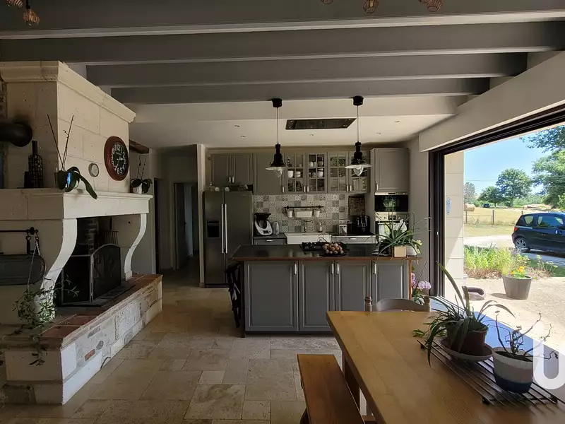 Maison, 235 m²