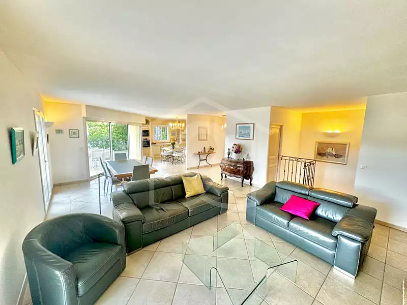 Maison, 326 m²