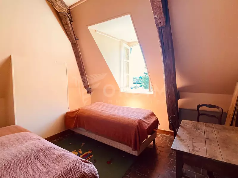 Maison, 166 m²