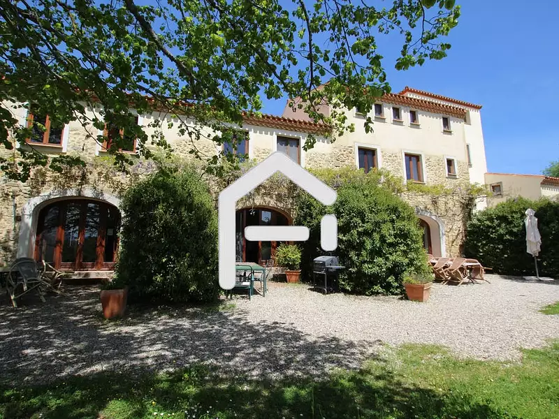 Maison, 750 m²