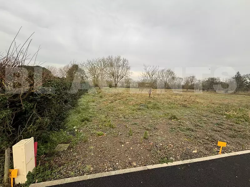 Terrain, 644 m²
