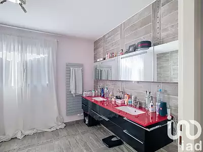 Maison, 220 m²