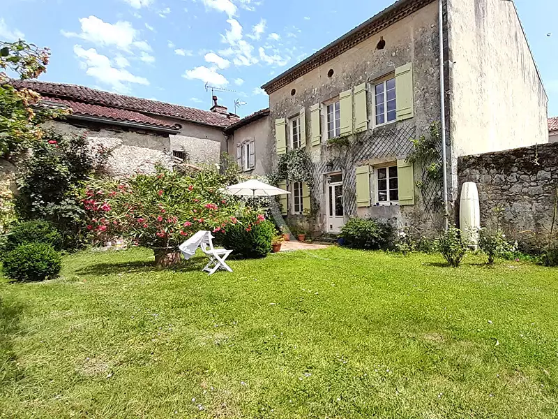 Maison, 198 m²
