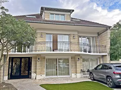 Maison, 330 m²
