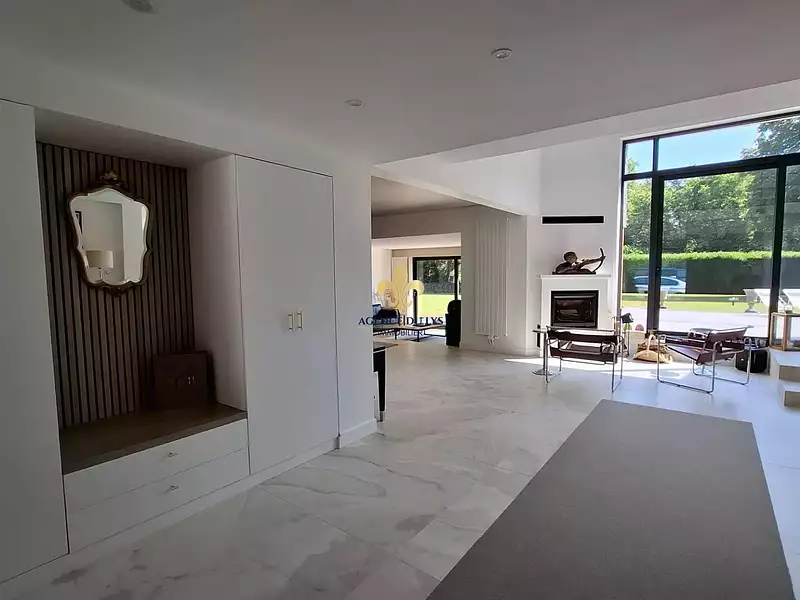 Maison, 256 m²