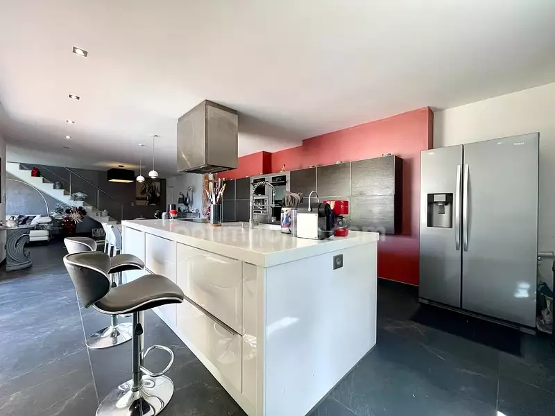 Maison, 168 m²