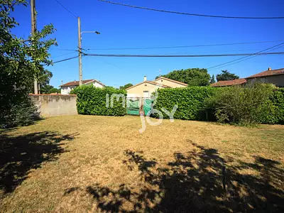 Terrain, 647 m²