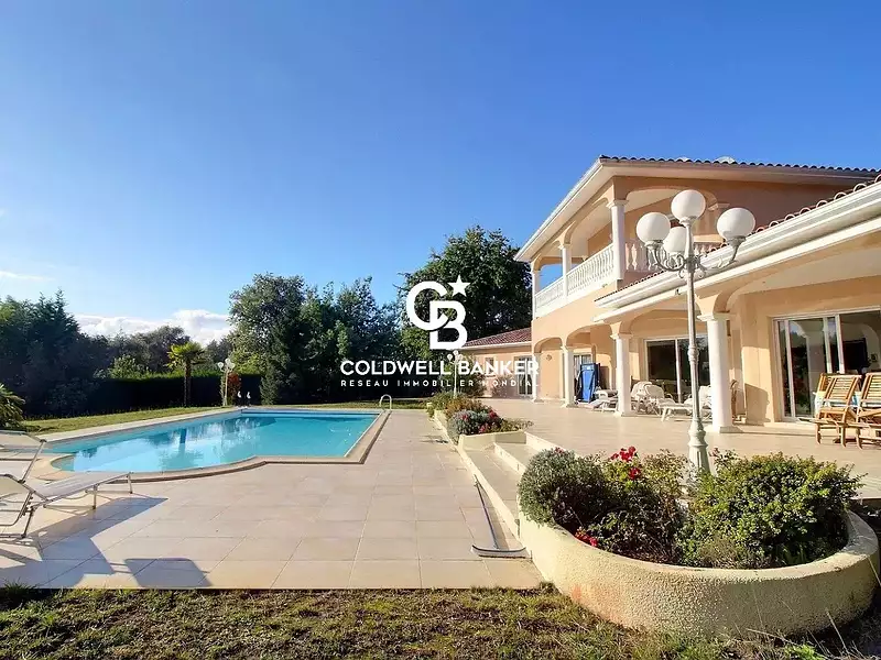 Maison, 358 m²