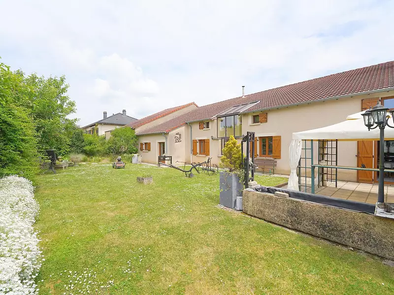 Maison, 250 m²