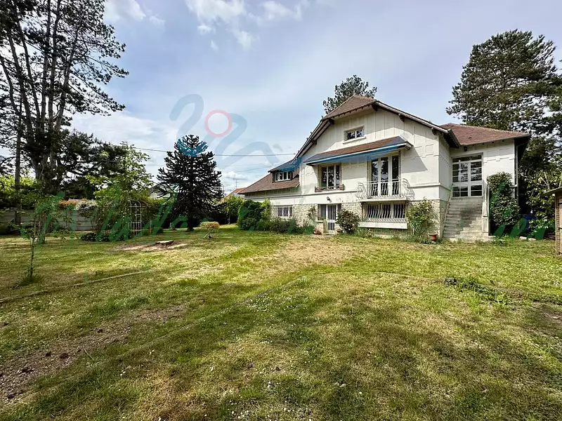 Maison, 266 m²