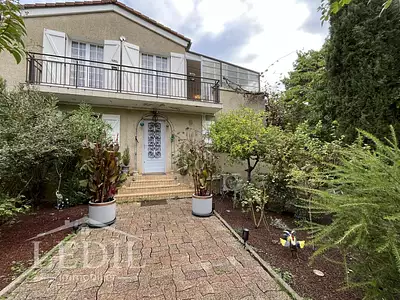 Maison, 205 m²