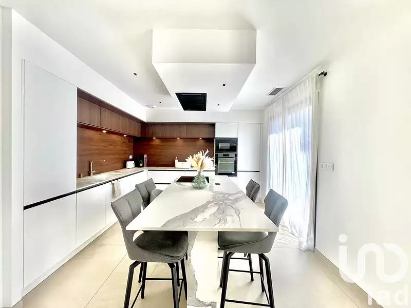 Maison, 176 m²