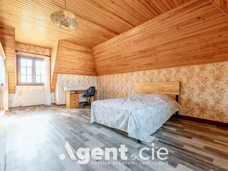 Maison, 240 m²