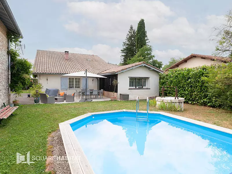 Maison, 232 m²