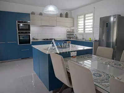 Maison, 328 m²