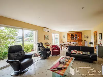 Maison, 243 m²