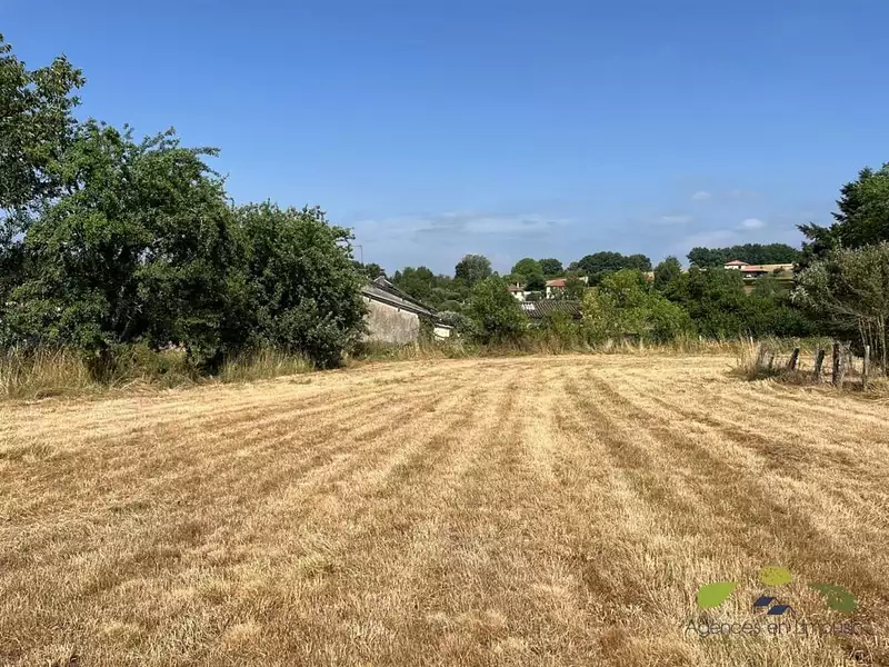 Terrain, 2 000 m²
