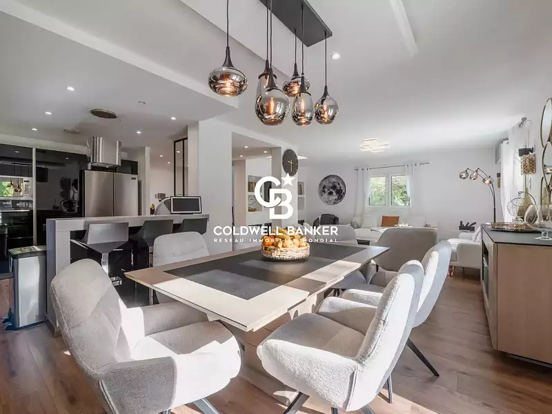 Maison, 280 m²