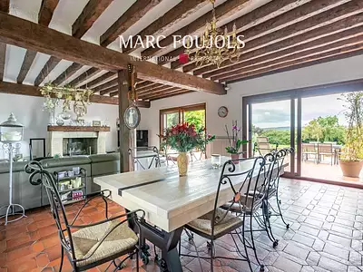 Maison, 240 m²