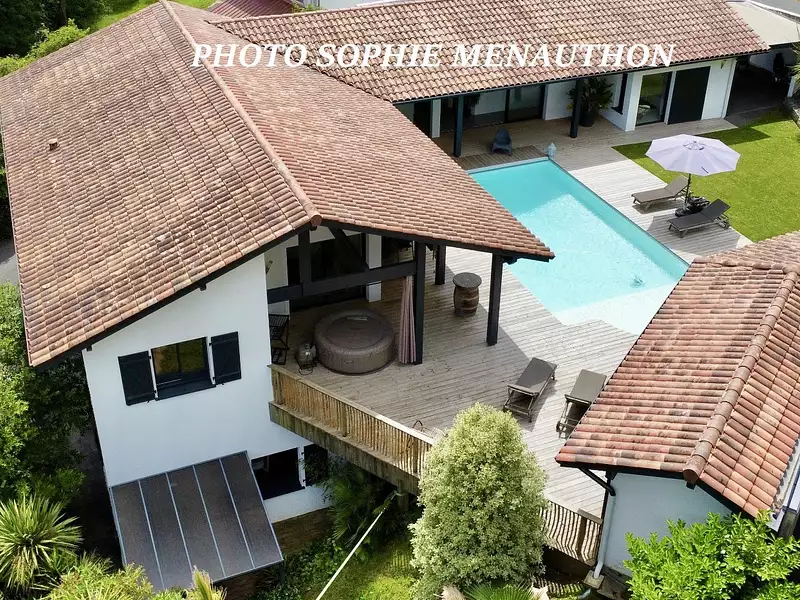 Maison, 220 m²