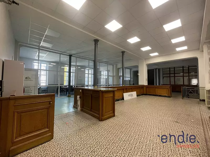 Divers, 592 m²