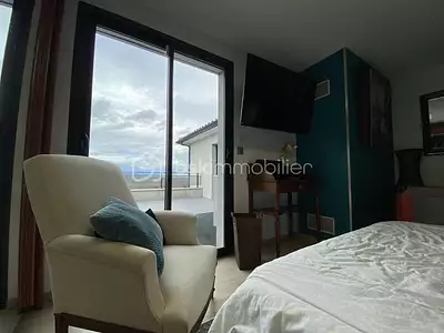 Maison, 260 m²