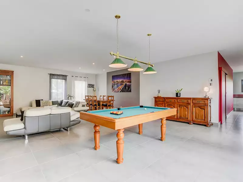 Maison, 200 m²