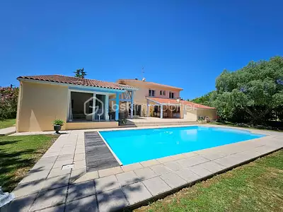 Maison, 244 m²