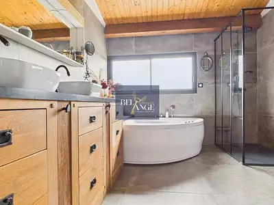 Maison, 180,8 m²