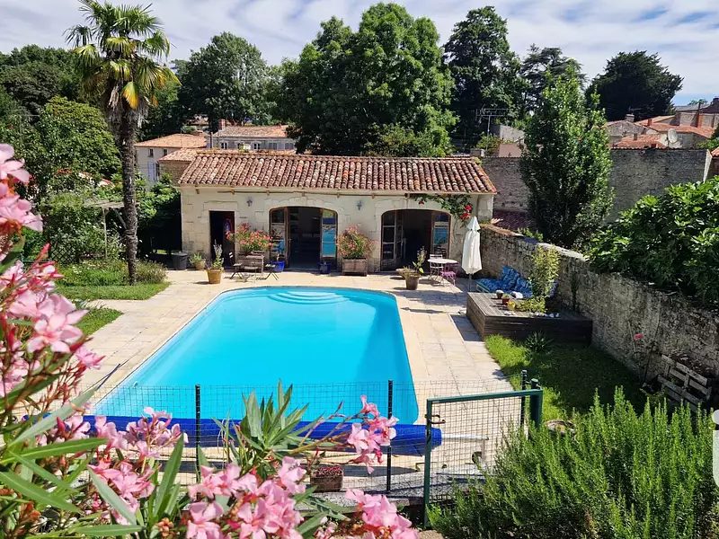 Maison, 330 m²