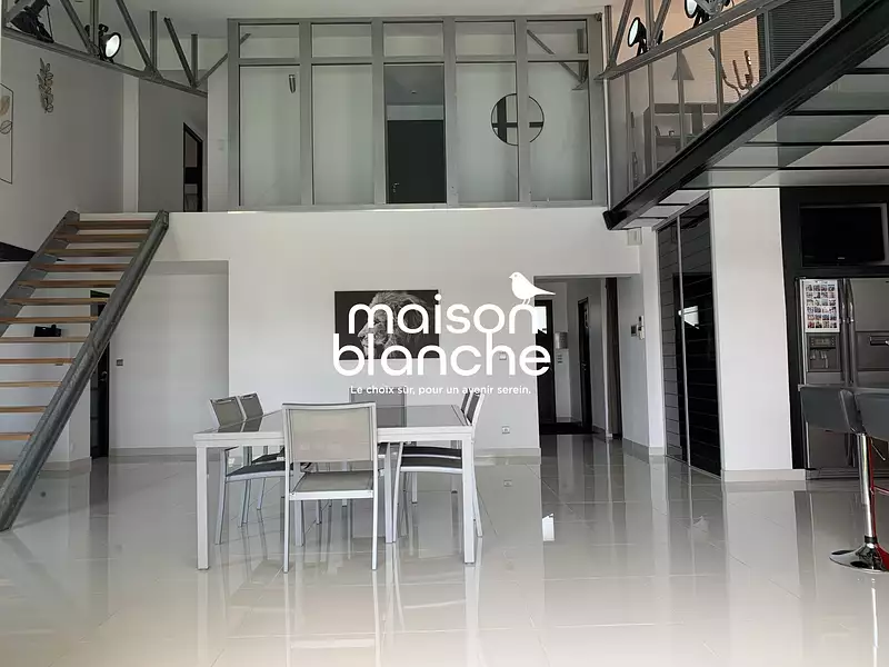 Maison, 240 m²