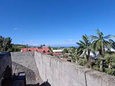 Terrain, 218 m²