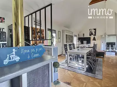 Maison, 242 m²