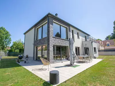 Maison, 240 m²