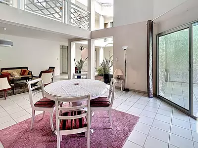 Maison, 220 m²