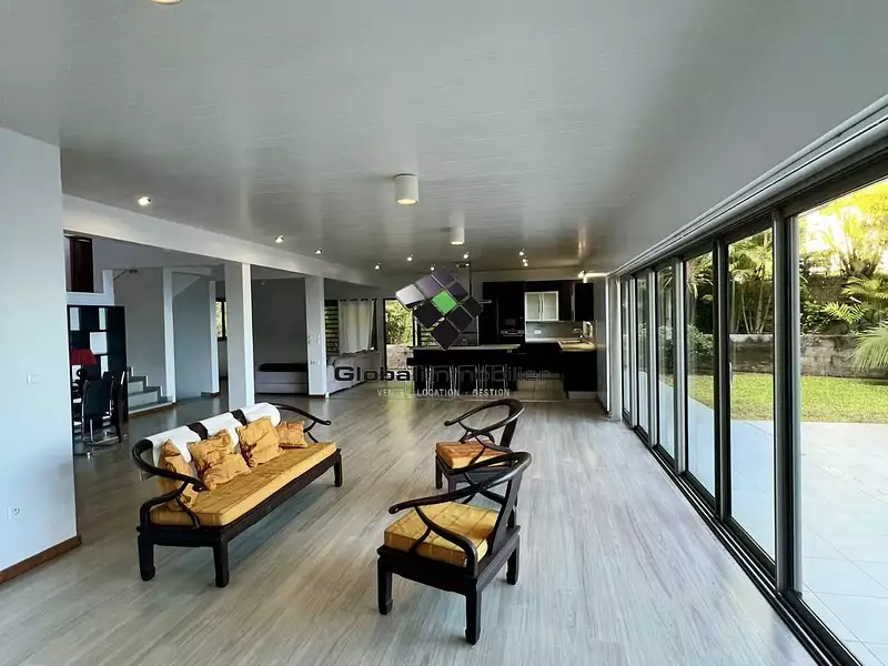 Maison, 250 m²
