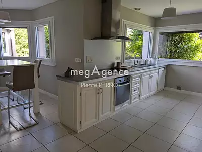Maison, 240 m²